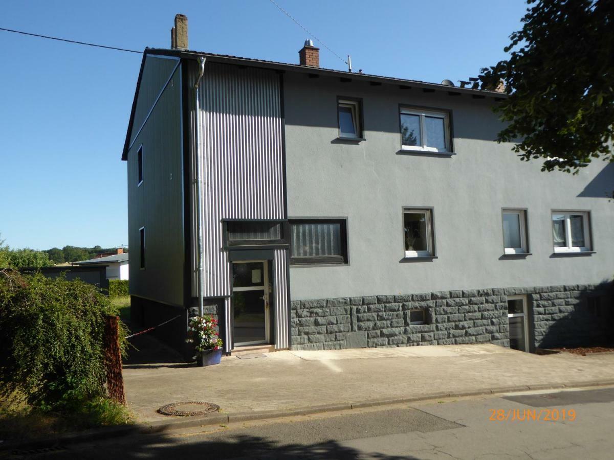 "Baerenhaus" Ferienwohnung Puttlingen Luaran gambar